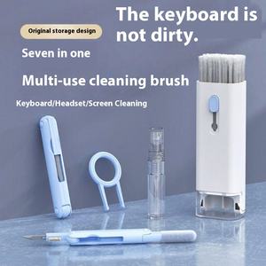 مجموعة تنظيف شاملة ومتعددة الوظائف لسماعات البلوتوث والهواتف ولوحات المفاتيح والشاشات، مع فرشاة وسحبه مفاتيح بلاستيكية صلبة ومزيل غبار - Product Image 2