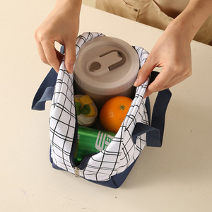 กระเป๋าใส่อาหารกลางวันแบบมีฉนวนกันความร้อนลายตารางสีน้ำเงินกรมท่าและสีดำสำหรับทำงานและปิกนิก - Product Image 2