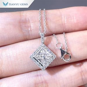 Collar con colgante de corte princesa Moissanite para mujer, joyería fina de oro sólido personalizada, collares de regalos de boda de platino de 10K, 14K, 18K - Product Image 4