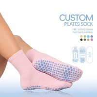 Chaussettes de Pilates personnalisées avec grip, marque privée, coton biologique de luxe, antidérapantes, avec cœurs en silicone, chaussettes de yoga pour femmes