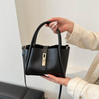 Sac messager portable pour femme, nouvelle collection 2026, en PU texturé de qualité supérieure, pliable, avec fermeture éclair, imperméable, capacité 3L+