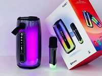 Mini haut-parleur portable 2026 pour machine de karaoké sans fil avec microphones sans fil, éclairage LED RGB et communication AUX & USB