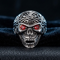Yunnique Bague Crâne Gothique en Acier Inoxydable 316 avec Double Œil de Zircon Rouge pour Homme, Texture Audacieuse, Style Sombre, Rébellions, Motard, Punk, Hip Hop