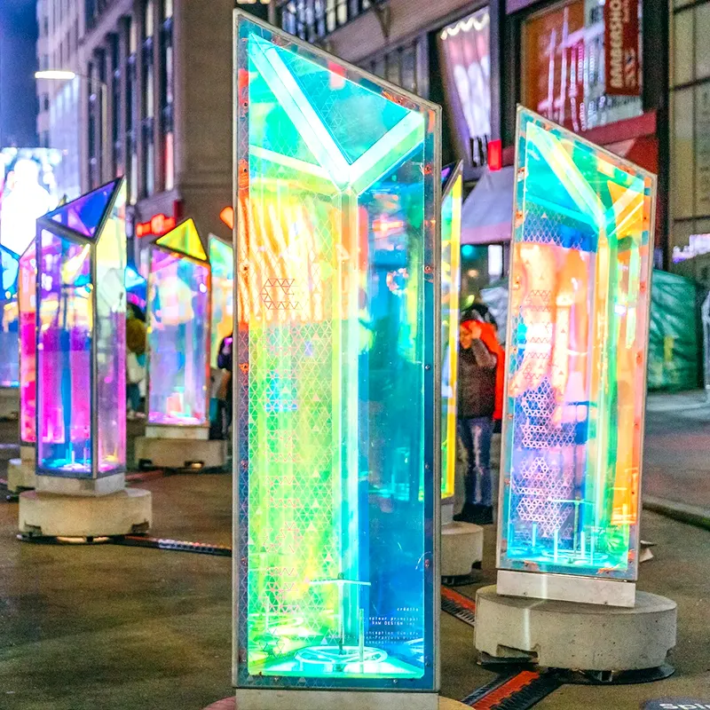 Prisme laser coloré panoramique allumant des lumières carrées extérieures de motif d'attractions
