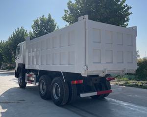 HOWO 6x4 autocarro con cassone ribaltabile a 10 ruote da uomo motore Diesel costruzione mineraria autocarro con cassone ribaltabile per la vendita - Product Image 6