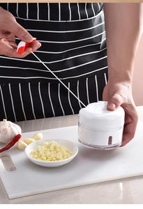 Presse-<span class=keywords><strong>Ail</strong></span> en Acier Inoxydable Robuste avec Éplucheur - Ustensile de Cuisine Ergonomique Facile à Nettoyer, Lavable au Lave-Vaisselle, Sans <span class=keywords><strong>D</strong></span>égâts, Qualité Allemande - Product Image 3