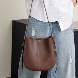 Bolso de Mano Tipo Cubo Retro Europeo Americano de Cuero Genuino para Mujer, Nuevo, Versátil, de Alta Gama, Ligero, de un Solo Hombro - Product Image 4
