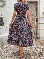 Robe florale de style européen et américain pour femmes, à manches courtes, robe imprimée élégante de longueur moyenne pour femmes. ODM OEM