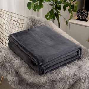 Manta de Franela de Lujo, Suave y Ecológica, con Estampado Tejido, para un Confort Cálido - Product Image 1