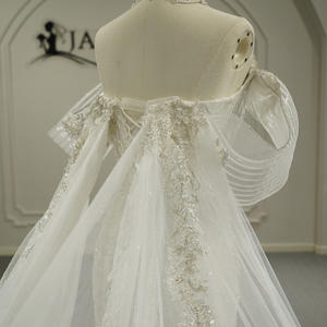 Vestido de Novia Moderno y Elegante GT26051, Estilo Sirena, con Lentejuelas y Cuentas, Corte Entallado, Cola Capilla, Largo hasta el Suelo, con Flores - Product Image 6