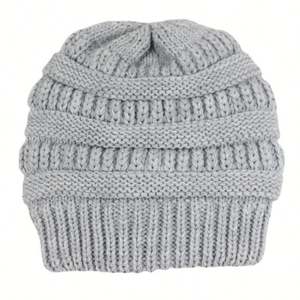 Patch en cuir personnalisé tissu satiné femmes hiver chaud tricoté chapeau câble tricot gros Slouchy Satin doublé Beanie - Product Image 3