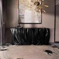 Table de hall moderne en or torsadé, table sculpturale artistique pour l'entrée, idéale pour les hôtels de luxe, les halls d'hôtels et les projets de mobilier de galeries de villas.