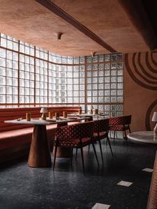 ออกแบบตกแต่งภายในบาร์สไตล์วาบิซาบิสุดหรู โครงการร้านอาหารแบบครบวงจร เคาน์เตอร์บาร์โค้ง ไมโครซีเมนต์ ทองแดง แก้ว อิฐ ตกแต่งตามสั่ง - Product Image 6