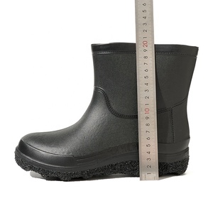 Bottes <span class=keywords><strong>de</strong></span> <span class=keywords><strong>pluie</strong></span> monobloc en PVC moulé, antidérapantes, grandes tailles, pour le lavage <span class=keywords><strong>de</strong></span> voitures, la manipulation des fruits <span class=keywords><strong>de</strong></span> mer et l'utilisation sur ponts <span class=keywords><strong>de</strong></span> bateaux, personnalisation en gros pour le commerce extérieur - Product Image 4