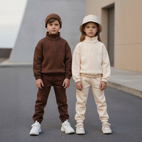 Vente en Gros Nouvel Ensemble Décontracté d'Automne et d'Hiver pour Enfants : Survêtement à Col Montant Zippé en Maille, Pantalon en Polaire Grattée