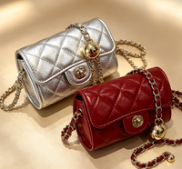 Sac à main matelassé de luxe pour femme avec chaîne camélia, mini sac bandoulière, porte-écouteurs, porte-monnaie, trousse de maquillage tendance