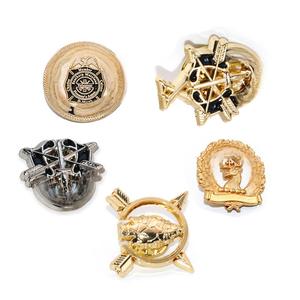 Épinglette en émail personnalisée, fabrication sur mesure, épinglette en émail doux 3D, épinglette de revers - Product Image 1