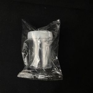 Vaso de Orina Desechable de Plástico Wei Hong de 40 ml Transparente con Tapa Blanca para Recolección de Muestras Médicas - Product Image 2