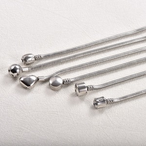 Bracelet en acier inoxydable style punk avec chaîne serpent et fermoir coulissant réglable, couleur argent, unisexe, pour occasions festives - Product Image 1