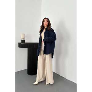 Blusas y Camisas de Gabardina Azul Marino para Mujer al por Mayor para Comodidad y Estilo - Product Image 3