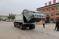 Compacteur de déchets à chargement arrière de 9 m³, 4x2, léger, prix abordable pour la collecte des déchets en Afrique et en Asie du Sud-Est