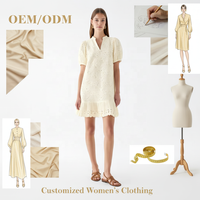 Robe mini trapèze en dentelle ajourée ivoire à col en V, manches bouffantes et ourlet plissé à volants, personnalisable, vente en gros, robe d'été pour femme