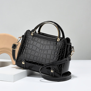 Petit sac à main carré à motif crocodile, sac bandoulière en cuir verni noir, sac à bandoulière pour femme, tenues de tous les jours, automne 2024 - Product Image 1