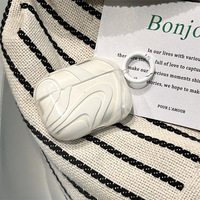 Étui de protection souple en silicone blanc incurvé anti-chute pour écouteurs 2 3 4 Pro