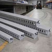 Goulotte de câblage murale auto-adhésive en PVC blanc à fentes pour la gestion des câbles