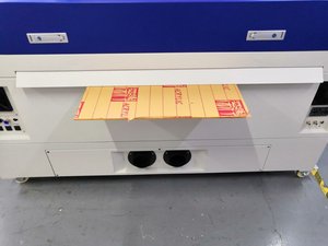 Machine de découpe et de gravure laser CO2 <span class=keywords><strong>ARGUS</strong></span> 1390/1610 Mise au point automatique avec type de portique Prend en charge les formats graphiques AI et PLT - Product Image 4