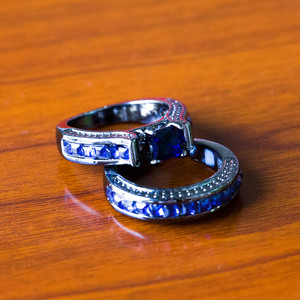 Anello Impilabile Blu Scuro per Donne, Gioielli di Moda Creativi e Scintillanti, Vendita all'Ingrosso - Product Image 2