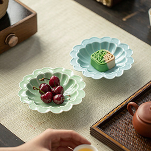 Assiette à dessert en céramique de style chinois, forme de fleur, en porcelaine, pour salon de thé, plateau à fruits, rétro, inspiré du Zen, plat à collation pour la maison - Product Image 5