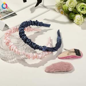 Qiyue Dameshaaraccessoires 8Cm Satijn Geplooide Effen Kleur Dunne Hoofdbanden Met Bb Clips - Product Image 1