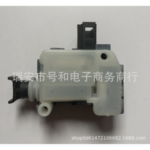 มอเตอร์ล็อคฝากระโปรงท้ายรถยนต์ Vw รุ่น 7L6959781 3B5827061B ใช้ไฟ DC 12V ตัวกระตุ้นทำจากพลาสติก สำหรับรถยนต์ Bora Golf Passat Polo Beetle Touareg - Product Image 2