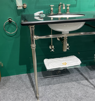 Lavabo en marbre cannelé avec robinet en or Lavabo mural de luxe avec support en fer Élégant Salle de bain Double évier Console Pieds