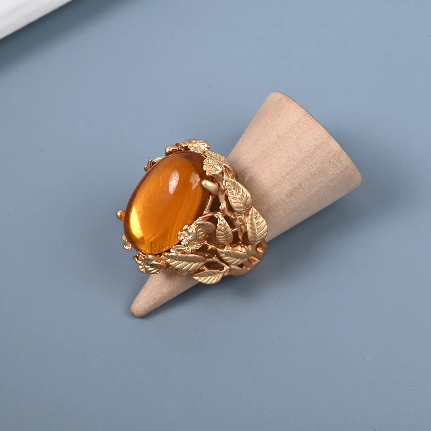 2024 nuevos anillos de joyería de moda con incrustaciones de vidrio chapado en oro primer anillo de amor anillo de oro