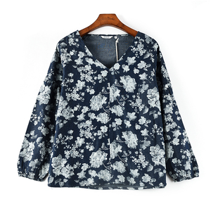 Stock vestiti 2023 nuova moda bel prezzo blusas stampato scollo a v casual donna donna camicetta indumenti stock lotto - Product Image 1