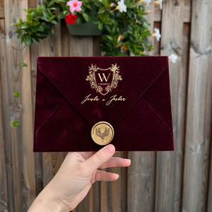 Juego de Invitaciones de <span class=keywords><strong>Boda</strong></span> de Lujo con Logotipo Personalizado, Sobre de Terciopelo Rojo Burdeos, Estampado en Caliente Acrílico - Product Image 2