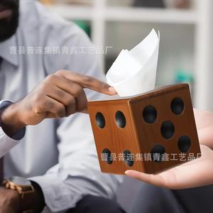 Caja de pañuelos de madera con forma de dados creativos, almacenamiento de escritorio cubierto de 2L para decoración de sala de estar - Product Image 1