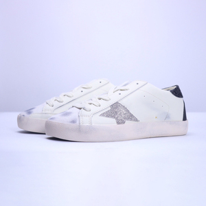 Chaussures de sport respirantes et luxueuses à lacets DSYX Q1208-03, toutes saisons, en cuir véritable souple, imprimé étoile rétro, légères, anti-odeur - Product Image 1