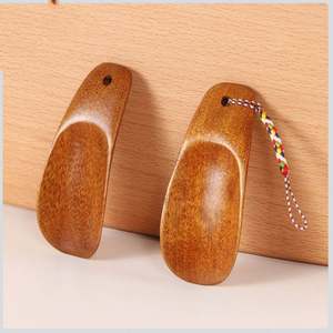 Cuernos de madera zapato logotipo personalizado desgaste zapato ayudante pequeño viaje zapato cuernos para hombres mujeres personas mayores madera niños calzador llavero - Product Image 3