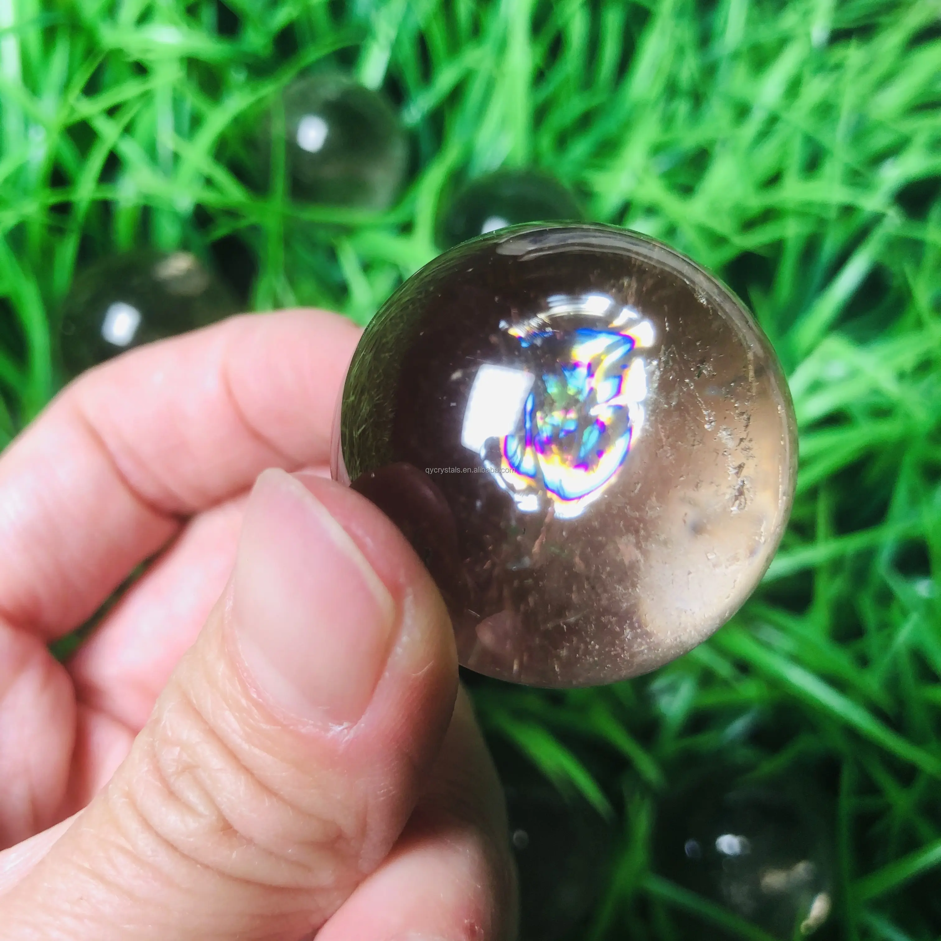 Esfera de cuarzo ahumado de arcoíris de tamaño pequeño, Bola de cuarzo curativa fengshui de cristal de alta calidad para regalos, venta al por mayor