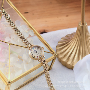 Montre pour femme Vintage Birthstone Montre en acier inoxydable simple et élégante - Product Image 6