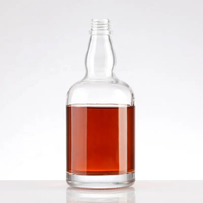 Liquore personalizzato di nuovo Design all'ingrosso per Vodka Gin whisky Tequila Spirit Glass Bottle
