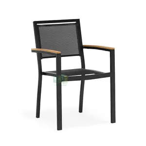 (E1101) आधुनिक नॉर्डिक बाहर खाने की मेज और लकड़ी के हाथ कुर्सी आउटडोर गार्डन रेस्तरां के लिए सेट