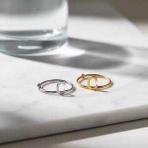 Anello in acciaio inossidabile con lettera C 6 mm, gioiello alla moda per donna e uomo - Product Image 3