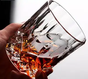 Gravierte Whisky glas Tasse Neues Design Geprägte Glas becher Kristall Trinkglas waren Geprägte Cocktail glas Tasse Für Zuhause