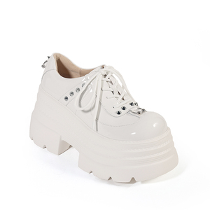 WETKISS 2026 Chaussures à plateforme haute et semelle épaisse pour femme, en cuir brillant clouté, style Derby, Creepers, à lacets, Mocassins pour femme - Product Image 1