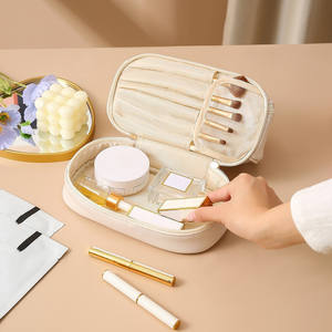 ชุดกระเป๋าเครื่องสำอางขนาดเล็กลายปลาหนัง PU กระเป๋าแต่งหน้าสีแดงสุดสร้างสรรค์ใหม่ - Product Image 2