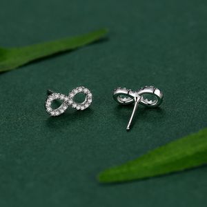 Pendientes de Plata de Ley S925 Minimalistas con Circonita Redonda y Símbolo de Eternidad, Versión en Cobre Personalizable - Exclusivo para Mujeres - Product Image 4